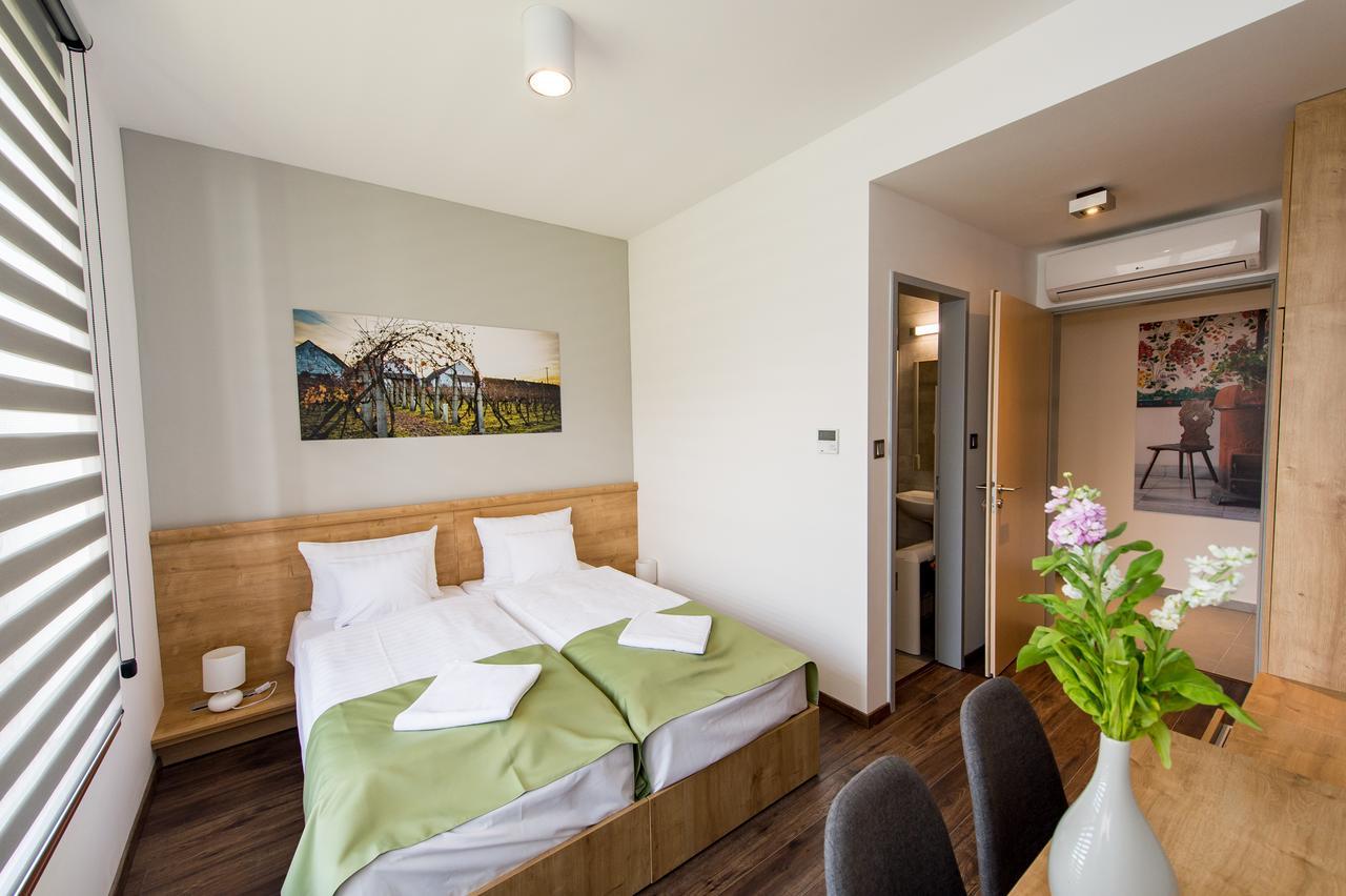 Pilvax Hotel Superior カロチャ エクステリア 写真