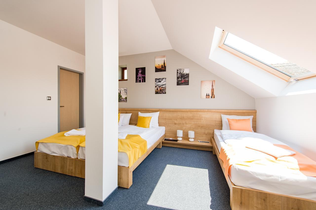 Pilvax Hotel Superior カロチャ エクステリア 写真