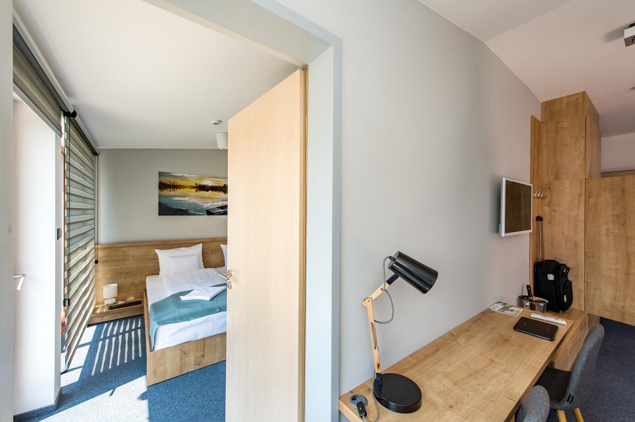 Pilvax Hotel Superior カロチャ エクステリア 写真