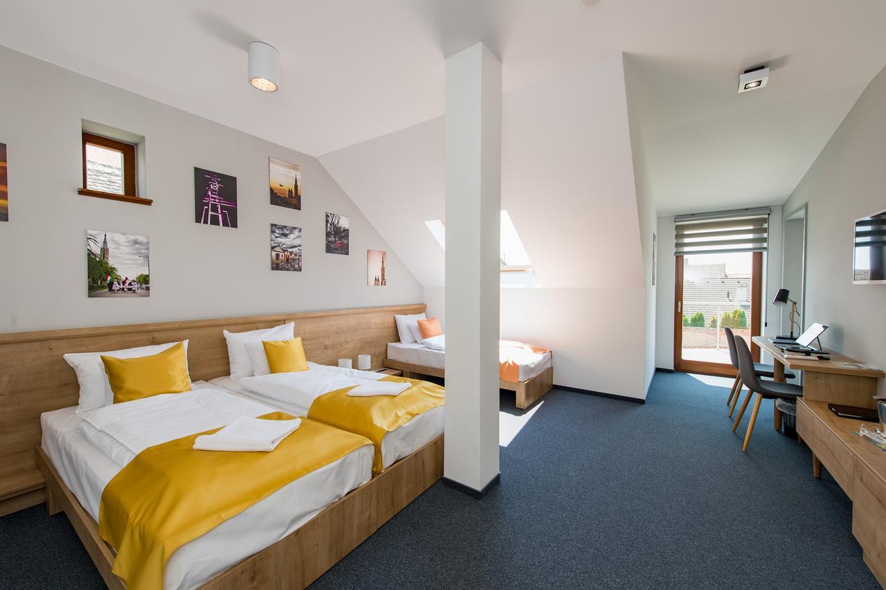 Pilvax Hotel Superior カロチャ エクステリア 写真